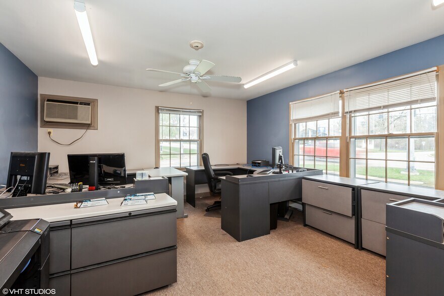 More Photos Of 1621 Ogden Ave, Lisle Office Residential For Sale