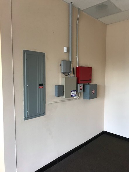 More Photos Of 2901 E Main St, Ventura Fast Food For Lease