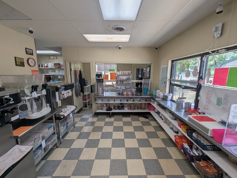 More Photos Of 1221 S Laramie, Peoria Freestanding For Sale