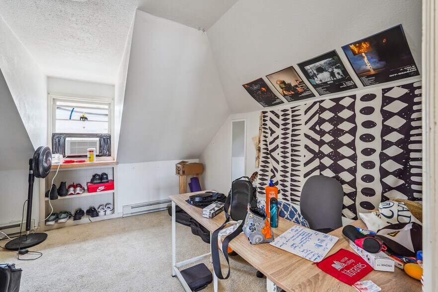 More Photos Of 920 High St, Grinnell Apartments For Sale