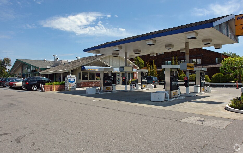 More Photos Of 502-518 Tamalpais Dr, Corte Madera Unknown For Lease