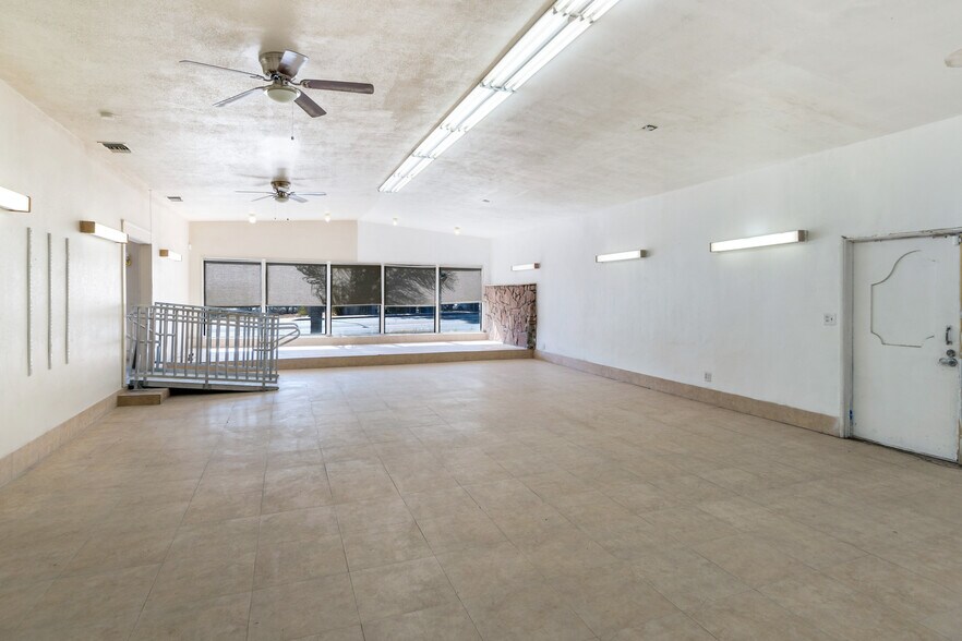 More Photos Of 947 W Ramsey St, Banning Freestanding For Sale