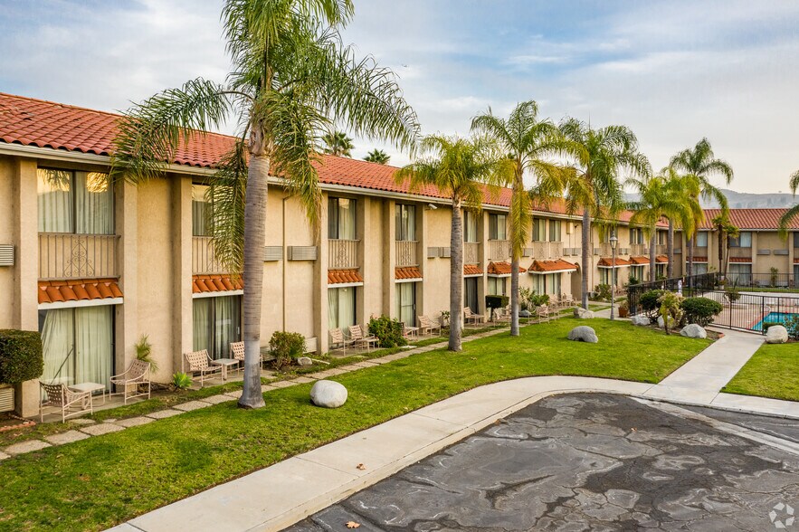 More Photos Of 5710 E La Palma Ave, Anaheim Apartments For Sale