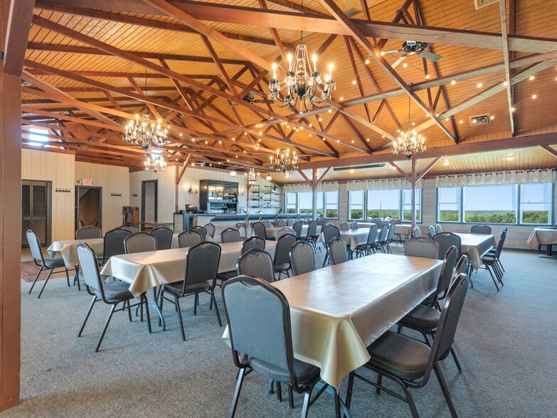 More Photos Of 2973 N Il Route 71, Ottawa Restaurant For Sale
