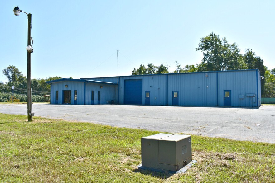 More Photos Of 11275 Edge Hill Rd, Newburg Service For Sale