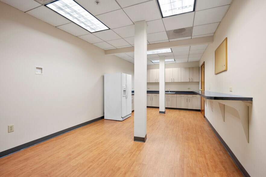 More Photos Of 40 Beaver St, Albany Office For Lease