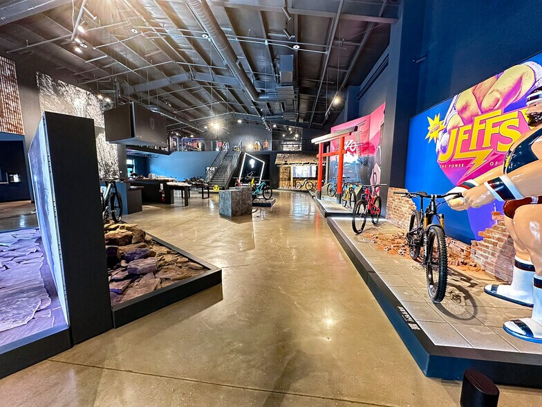 More Photos Of 306 S Main St, Bentonville Storefront For Lease