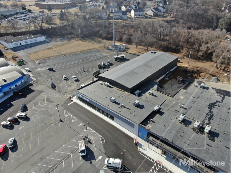 More Photos Of 172 Shillington Rd, Sinking Spring General Retail For Lease