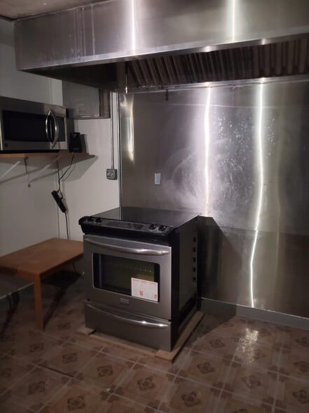 More Photos Of 5123 Northridge Dr, Houston Office Residential For Sale