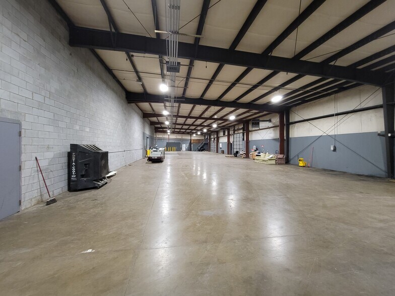 More Photos Of 148 Industrial Park Dr, Rockingham Warehouse For Sale