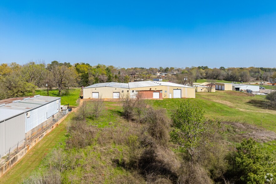 More Photos Of 2324 W Reagan St, Palestine Warehouse For Sale