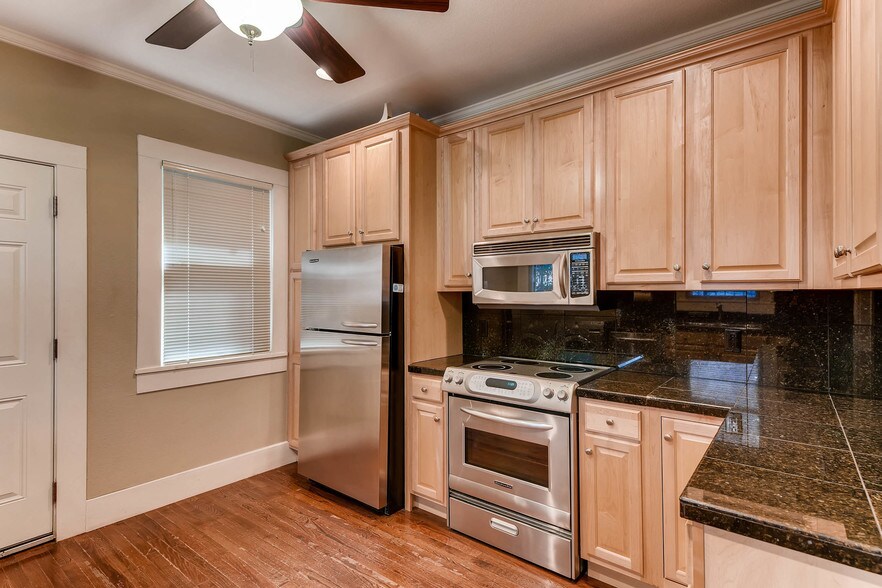 More Photos Of 905 Nueces St, Austin Office For Lease