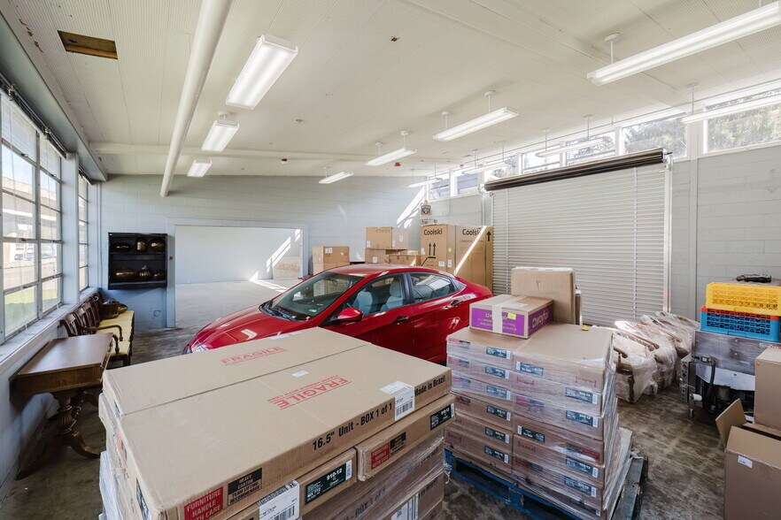 More Photos Of 3649 Frontage Rd, Port Orchard Office For Lease