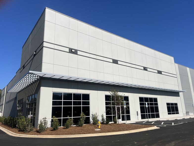 Primary Photo Of 13015 Jamesburg Dr, Huntersville Distribution For Lease