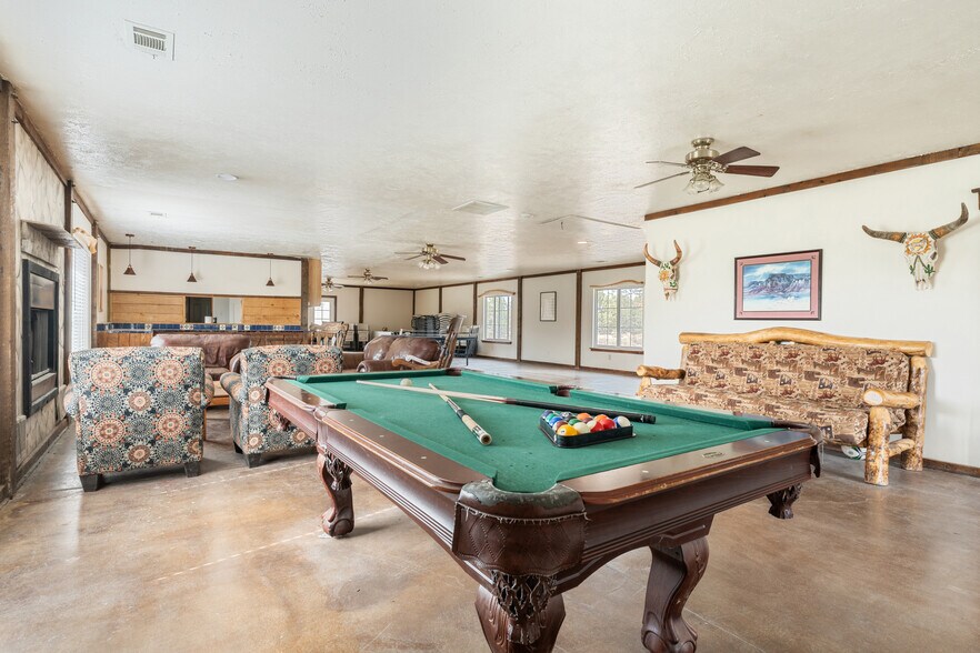 More Photos Of 11550 Pigeon Hollow Rd, Spring City Hotel For Sale