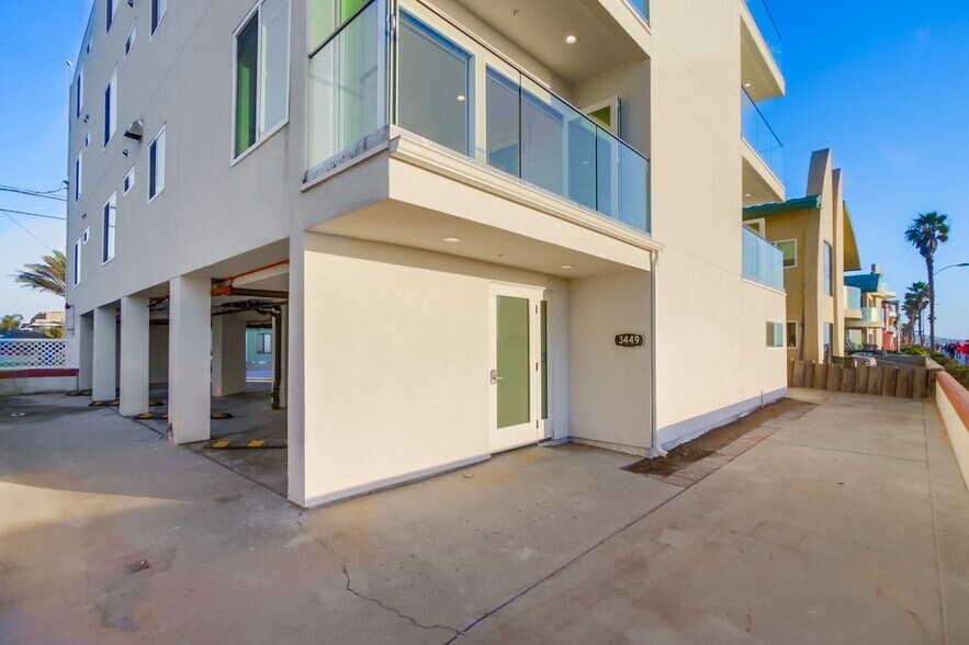 More Photos Of 3449 Ocean Front Walk, San Diego Apartments For Sale