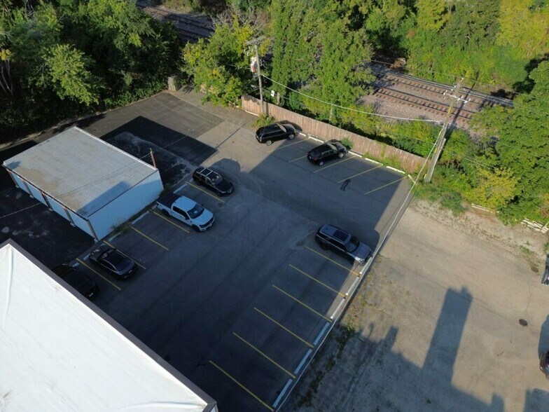 More Photos Of 1401 N Western Ave, Lake Forest Apartments For Sale