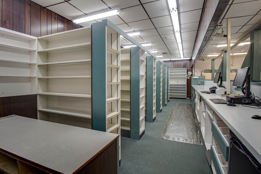 More Photos Of 219 N Main St, Marissa Specialty For Sale
