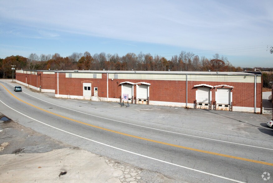 More Photos Of 310 Industrial Dr, Greenville Warehouse For Lease