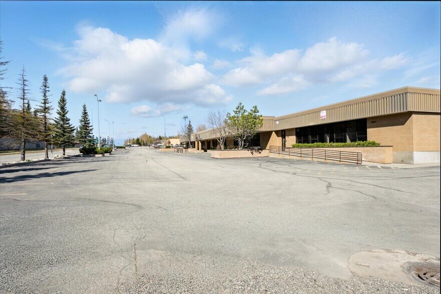More Photos Of 7001 Jewel Lake Rd, Anchorage Office For Sale
