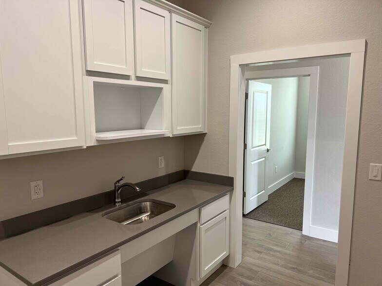 More Photos Of 2951 FM 1460, Georgetown Office For Sale