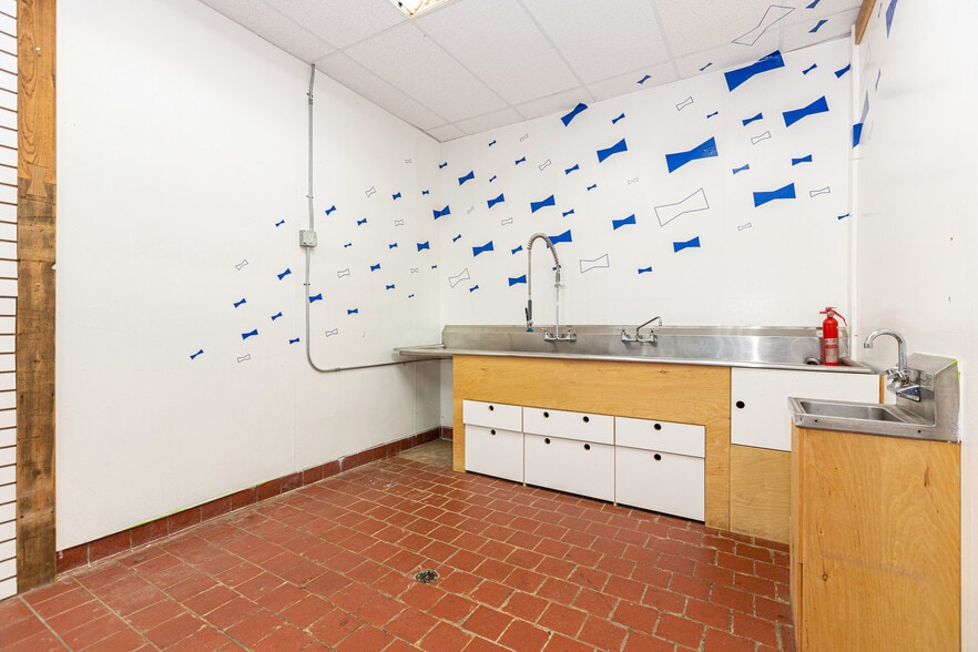 More Photos Of 2640-2650 Mission St, San Francisco Storefront For Lease