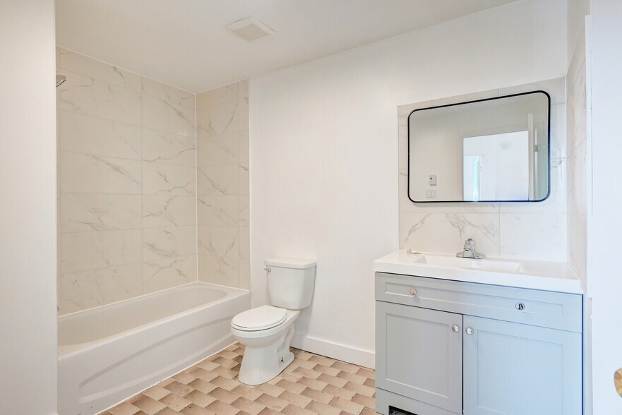 More Photos Of 2504-2518 Notre-Dame W, Montréal Apartments For Sale