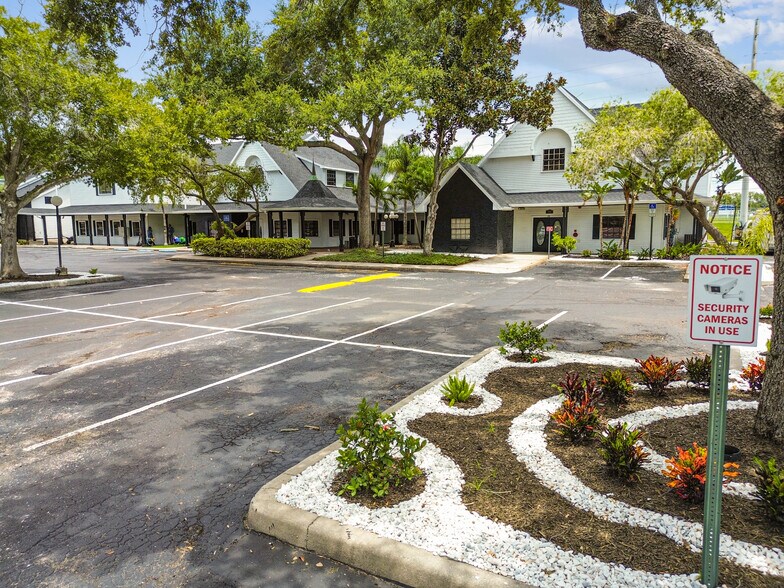 More Photos Of 300 E Bay Dr, Largo Office For Lease