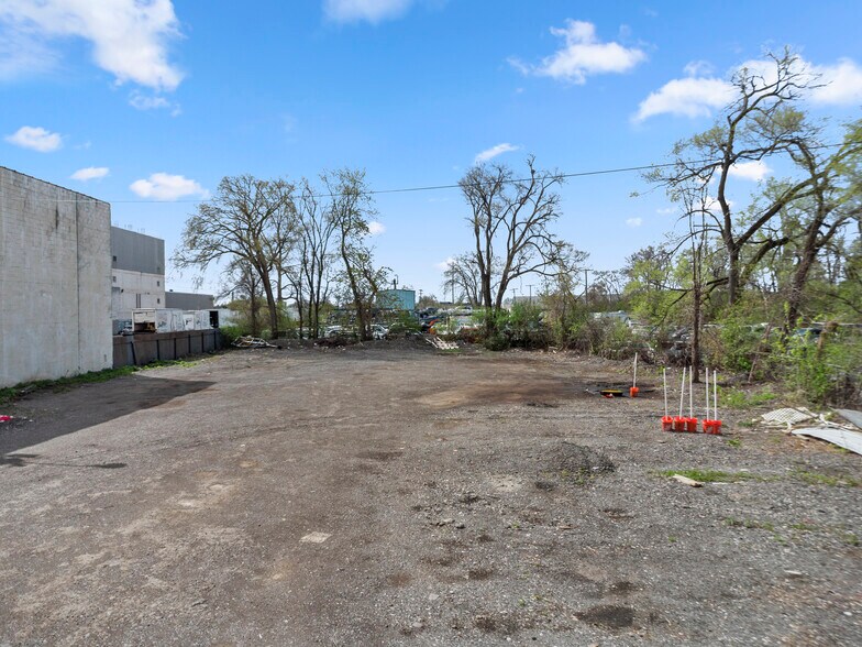 More Photos Of 14321 W Warren Ave, Dearborn Land For Lease