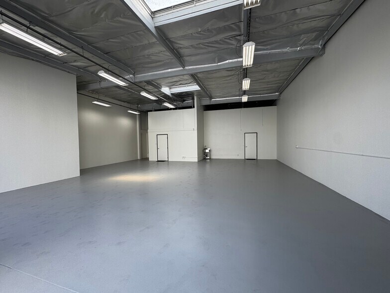 More Photos Of 17731-17741 Sampson Ln, Huntington Beach Light Manufacturing For Lease