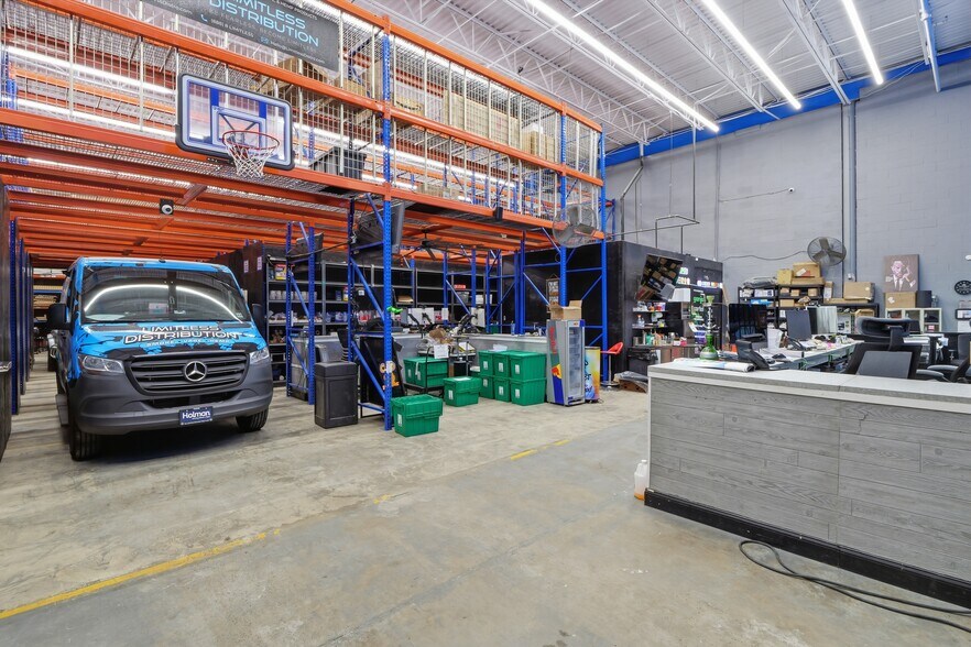 More Photos Of 610 Ryan Ave, Westville Warehouse For Lease