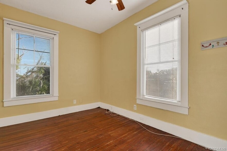 More Photos Of 125 N Main St, Hastings Restaurant For Sale