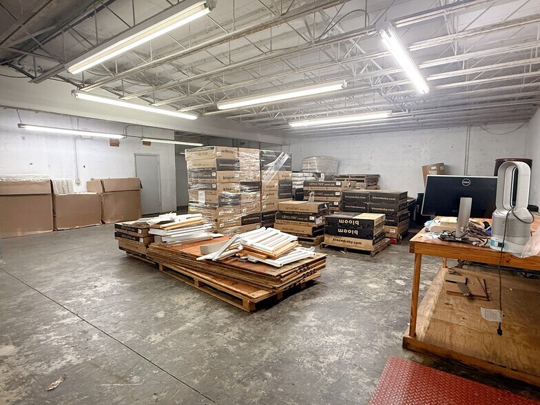 More Photos Of 870 W 25th St, Hialeah Warehouse For Lease