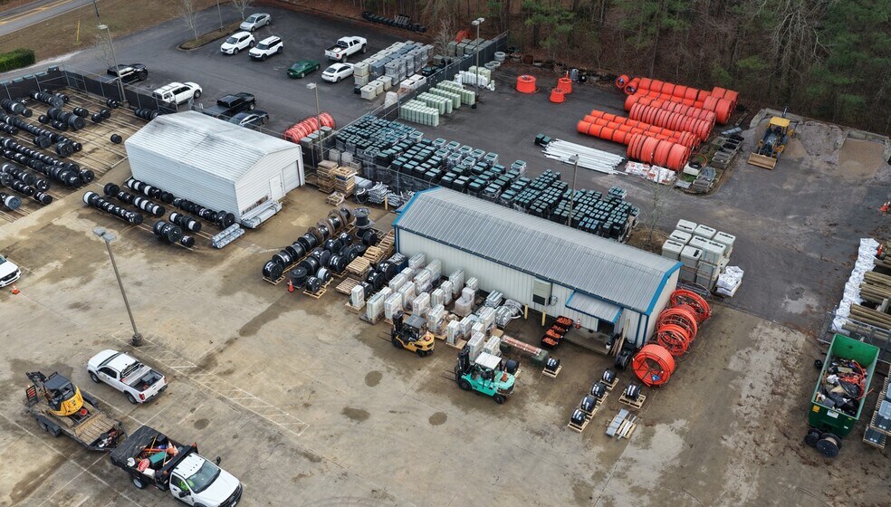 More Photos Of 252 Highway 39, Chelsea Warehouse For Lease