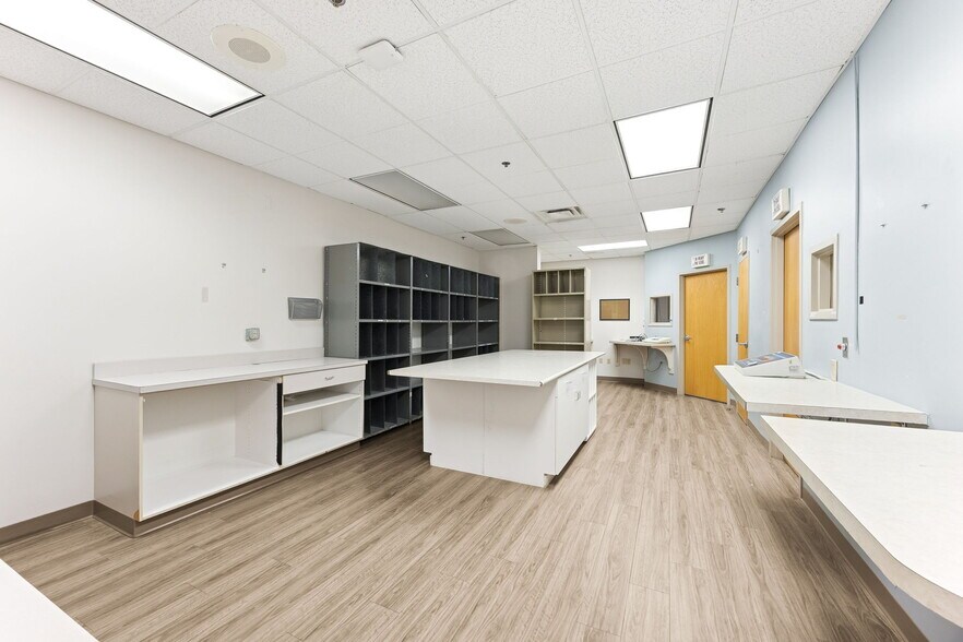 More Photos Of 1500 Continental Pl, Mount Vernon Medical For Lease
