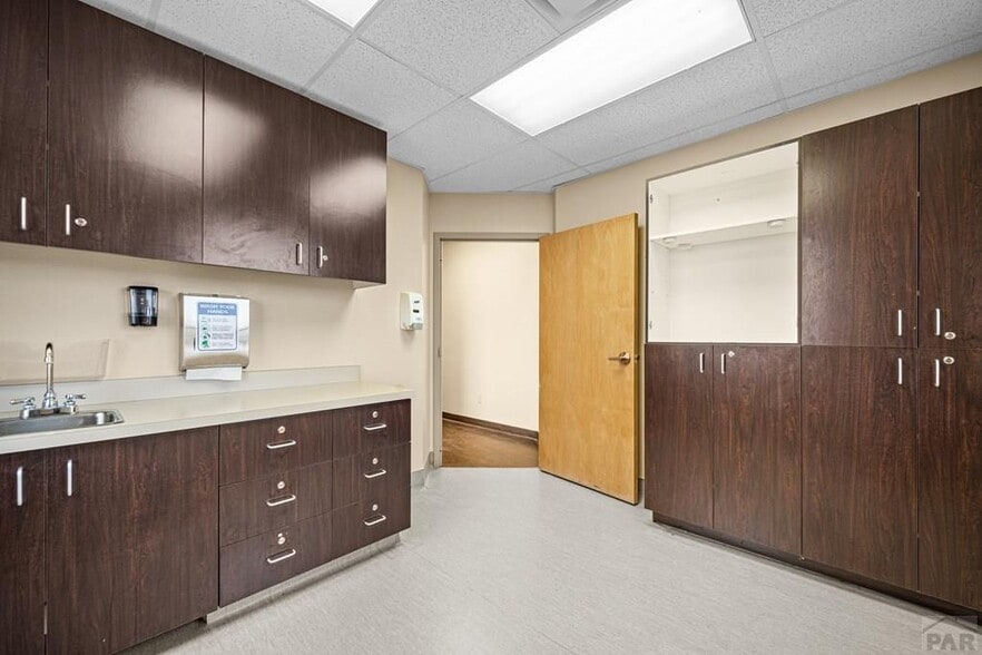 More Photos Of 19 E Abarr Dr, Pueblo Office For Lease
