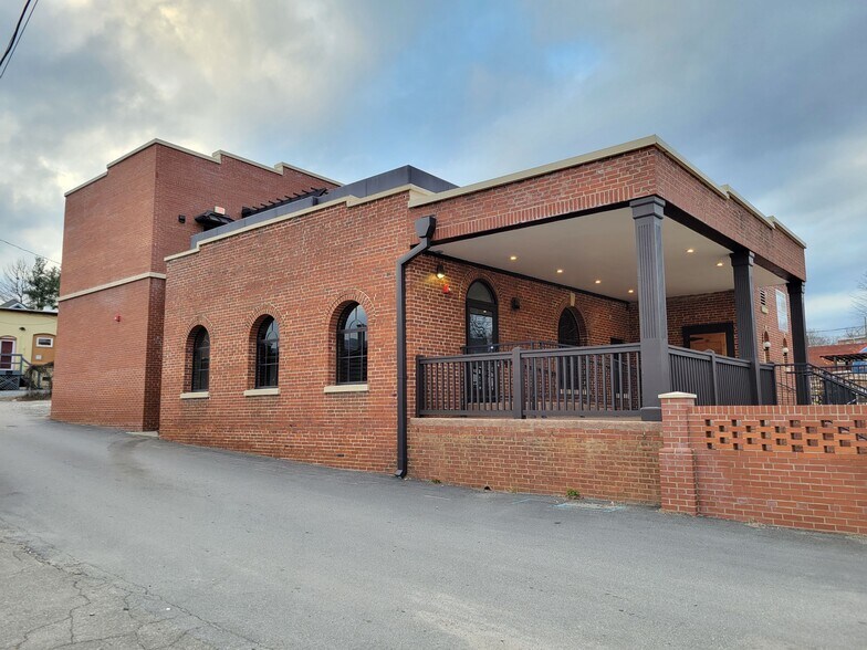 More Photos Of 128 Broadway St, Black Mountain Restaurant For Sale