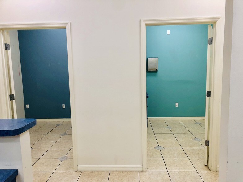 More Photos Of 1708-1718 Lexington Green Ln, Sanford Medical For Sale