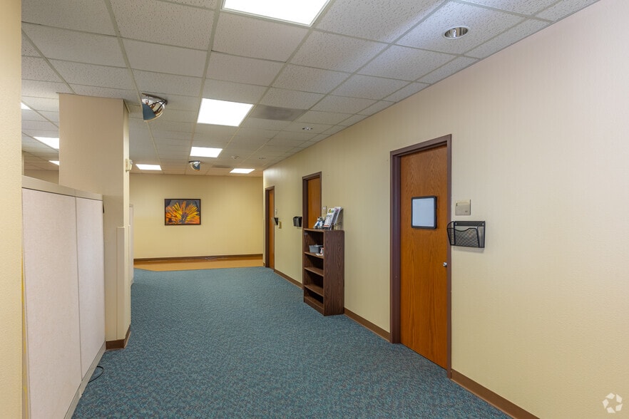 More Photos Of 3802-3806 Interstate 27, Lubbock Office For Sale