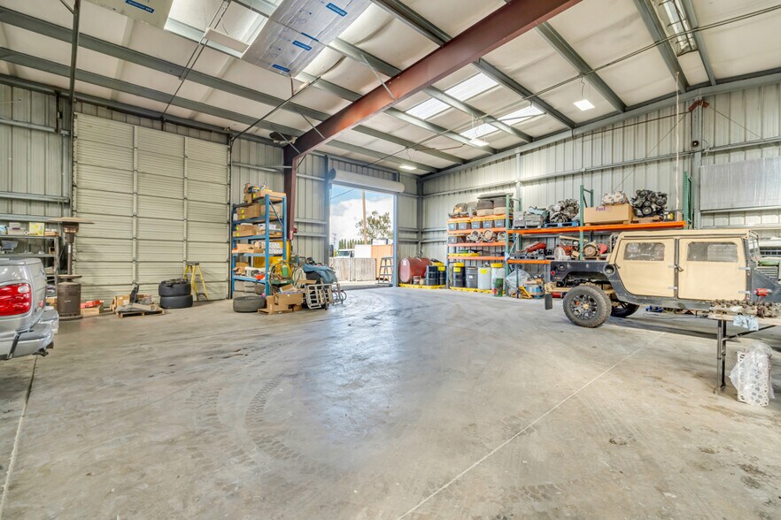 More Photos Of 25533 N Highway 99, Acampo Service For Sale