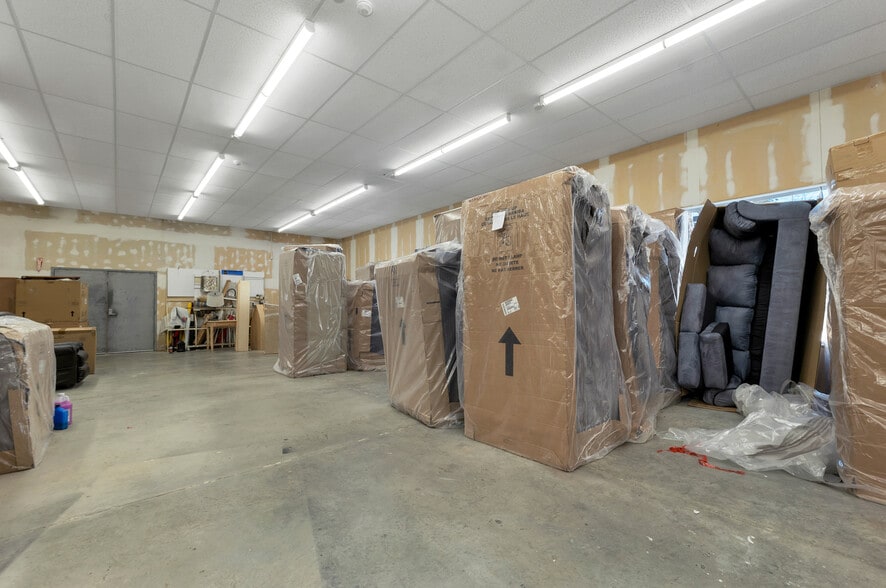 More Photos Of 1210 White Mountain Hwy, Ossipee Freestanding For Sale