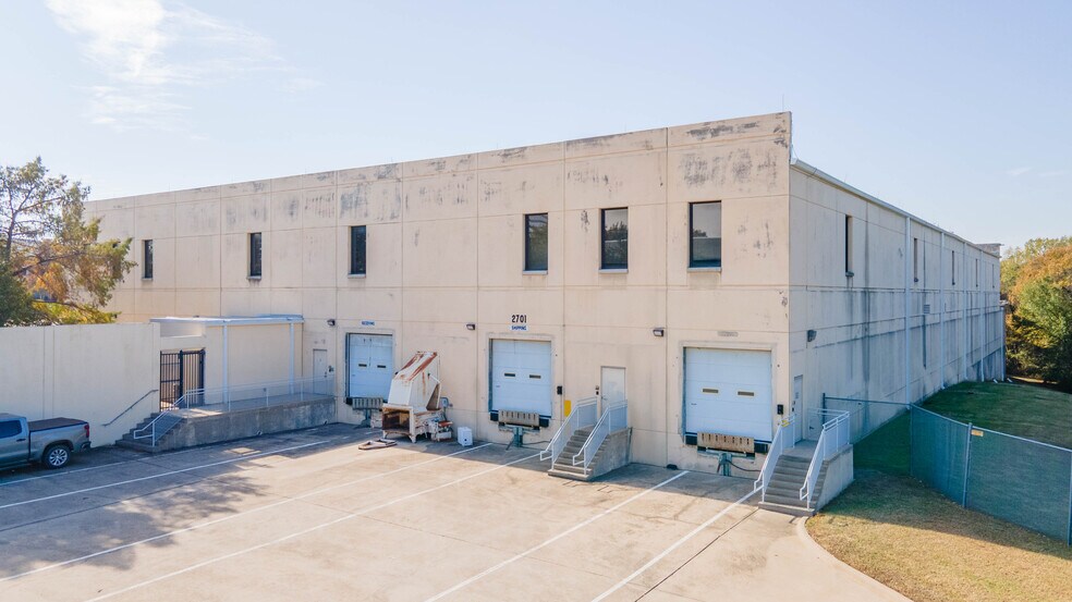 More Photos Of 2703 N Central Expy, Richardson Unknown For Lease