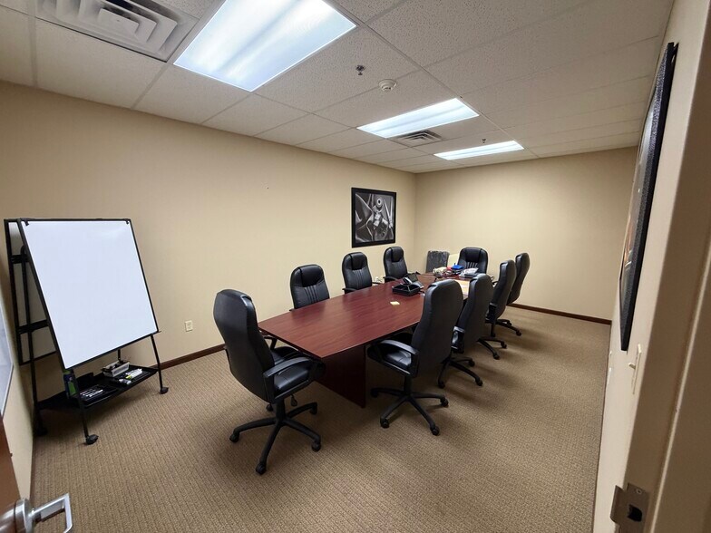 More Photos Of 3310 Middlebury St, Elkhart Manufacturing For Lease