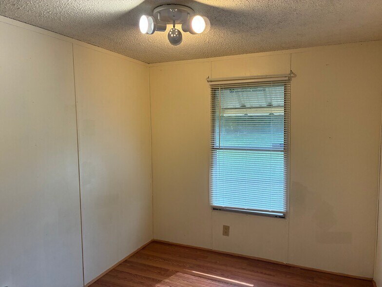 More Photos Of 382 County Road 4450, Kempner Manufactured Housing Mobile Home Park For Sale