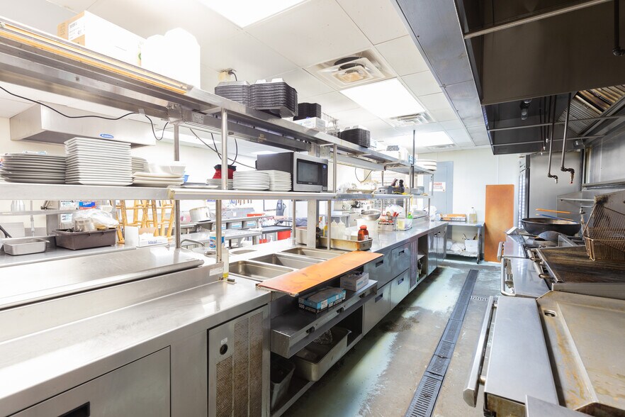 More Photos Of 7815 E US Hwy 80, Savannah Restaurant For Sale