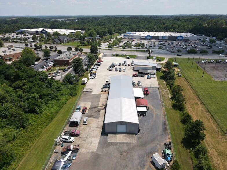 More Photos Of 975-979 E Liberty St, York Auto Dealership For Sale