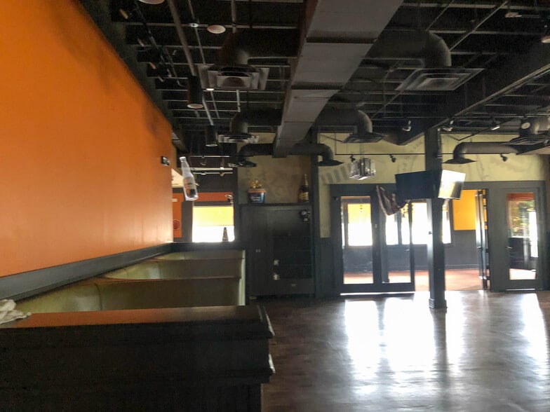 More Photos Of 649 Lake Cook Rd, Deerfield Restaurant For Lease