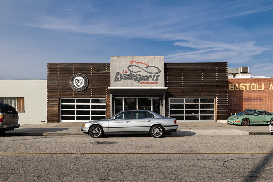More Photos Of 821 W Olive St, Inglewood Warehouse For Lease
