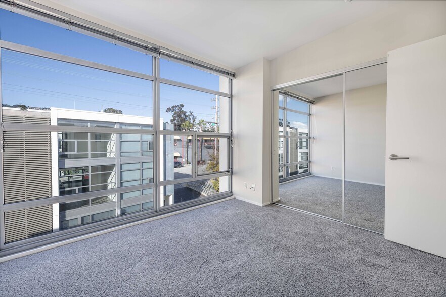 More Photos Of 2015 Hancock St, San Diego Apartments For Sale