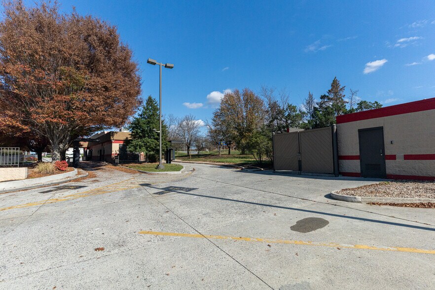 More Photos Of 2901 Candlers Mountain Rd, Lynchburg Fast Food For Sale